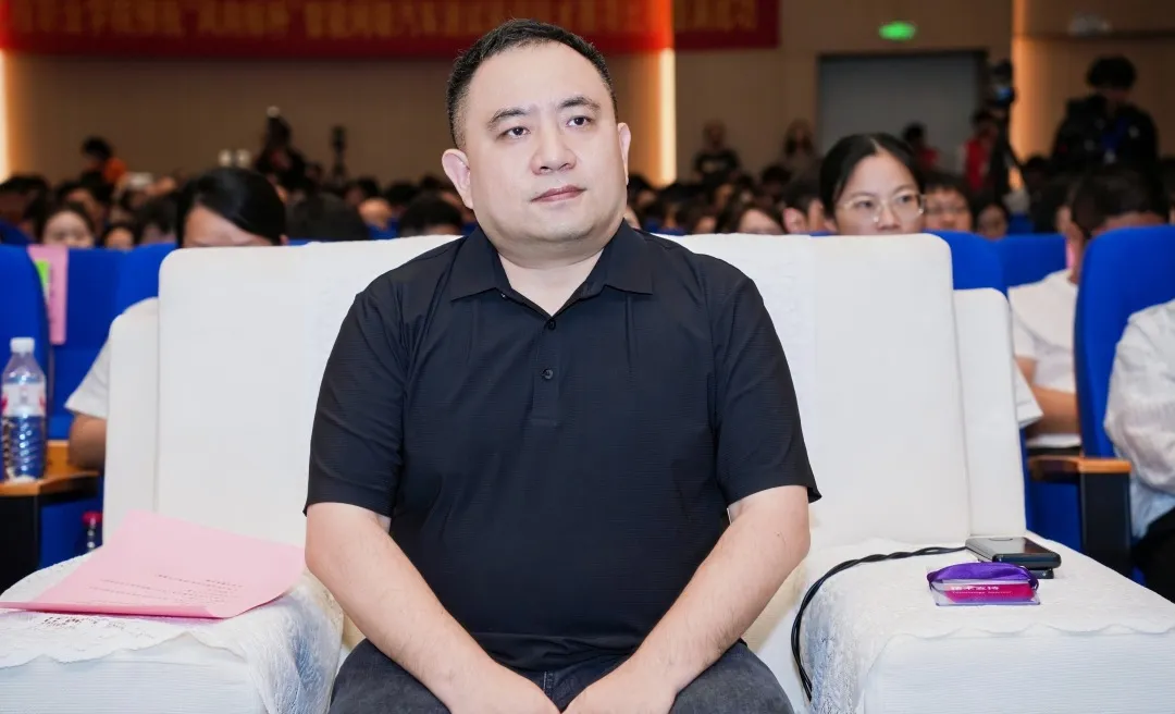 深圳風(fēng)向標(biāo)教育資源股份有限公司